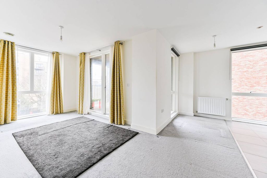 Property photo 3 of 14