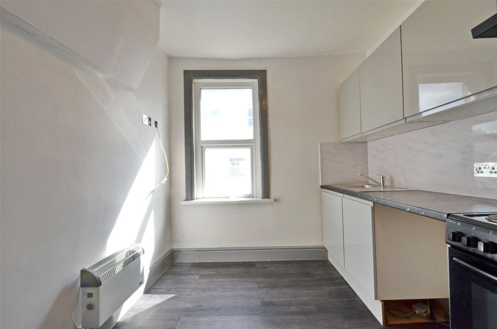 Property photo 3 of 6 Picture No. 02