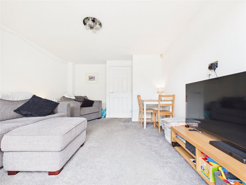 Property photo 3 of 17 Picture No. 10