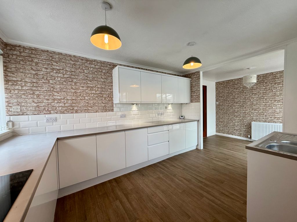 Property photo 2 of 15 Kitchen