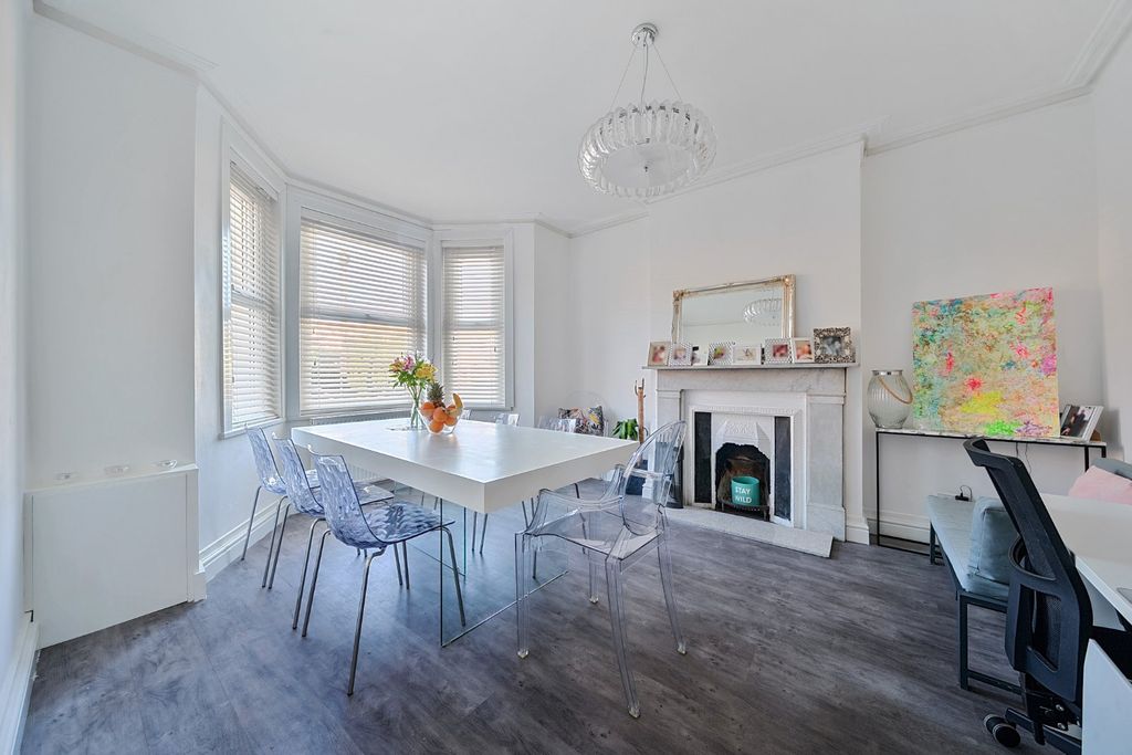 Property photo 3 of 10 Picture No. 28