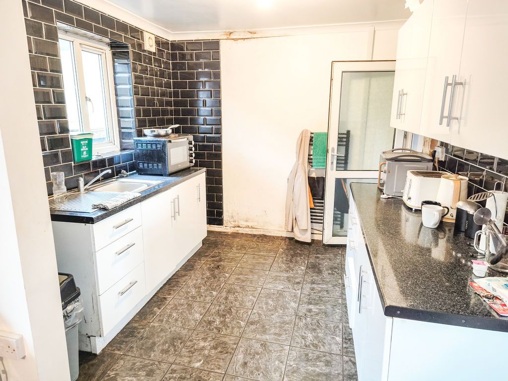 Property photo 3 of 9 Photo 3