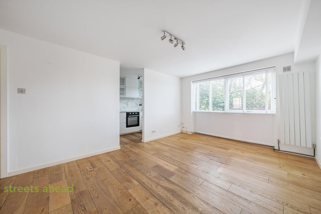 Property photo 2 of 12 18B67112-Deeb-46E...