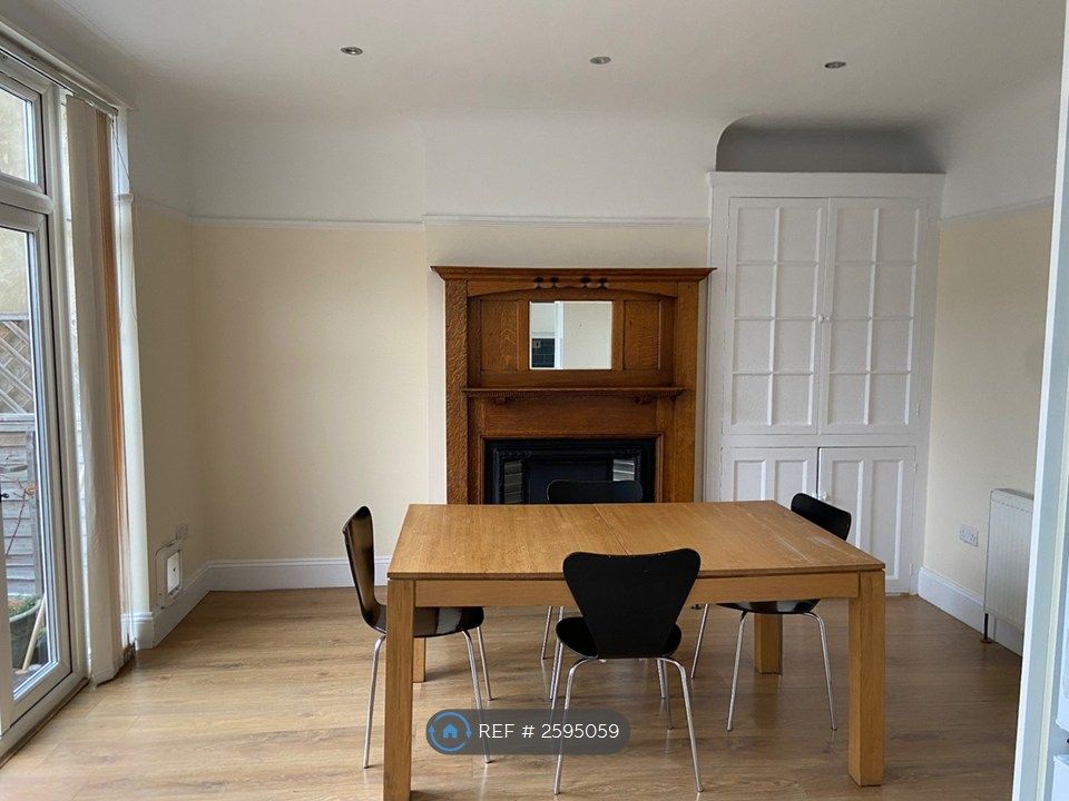 Property photo 3 of 16