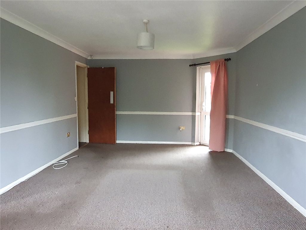 Property photo 2 of 7 Lounge