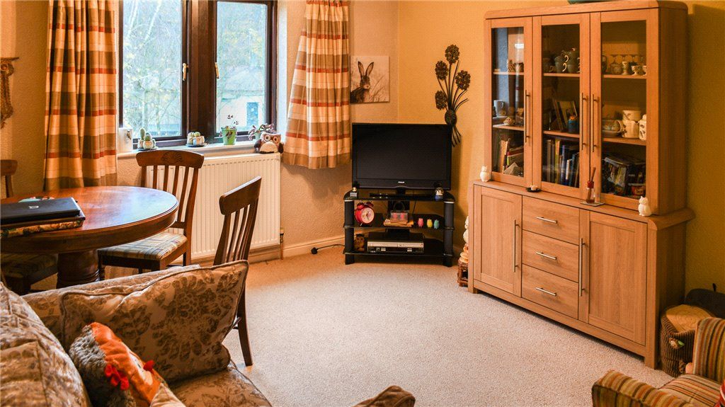 Property photo 2 of 11 Lounge