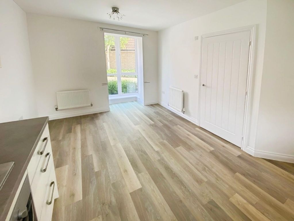 Property photo 3 of 13 Dining Area.Jpg
