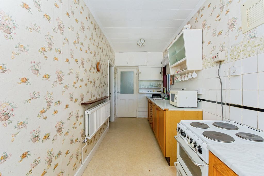 Property photo 3 of 14