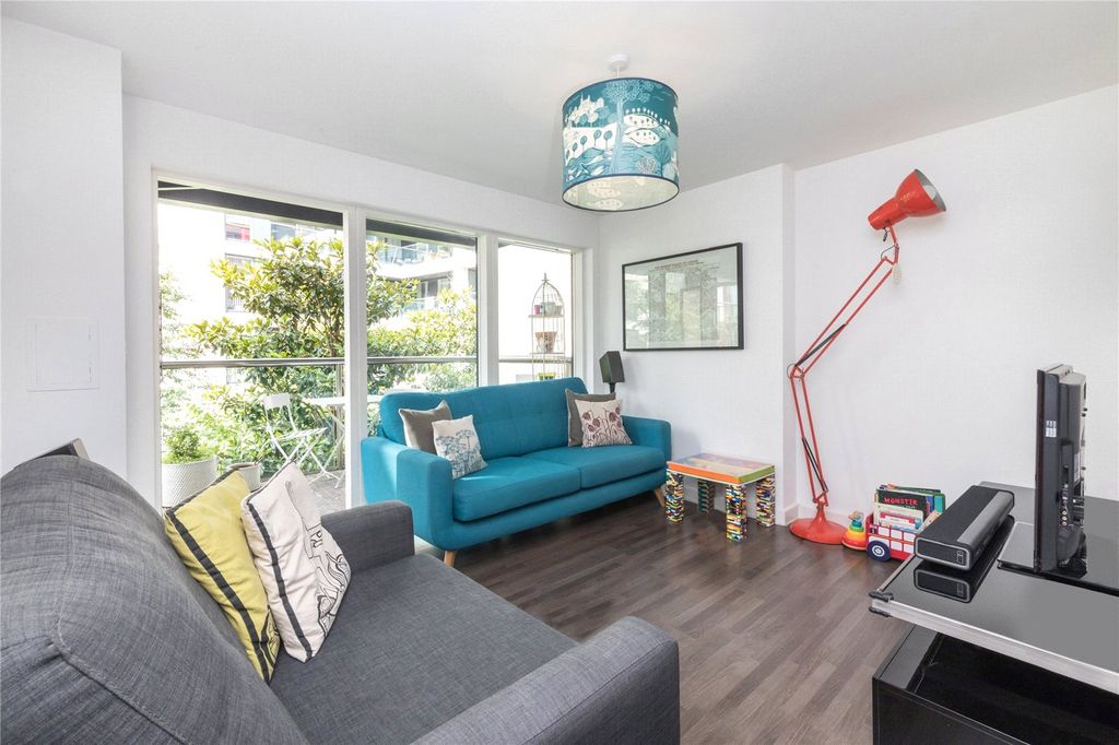 Property photo 1 of 11