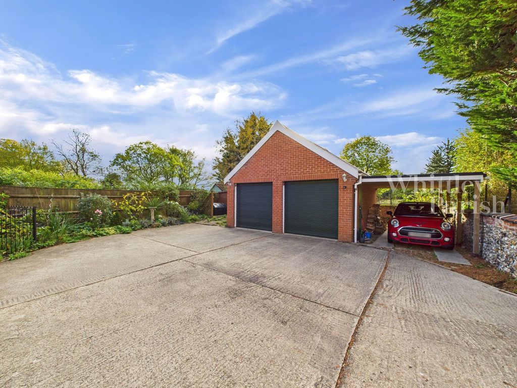 Property photo 2 of 25