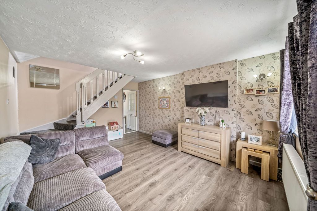 Property photo 2 of 13