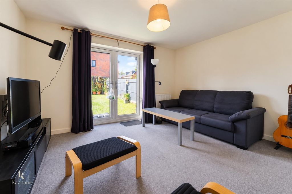 Property photo 3 of 14 .-870.Jpg