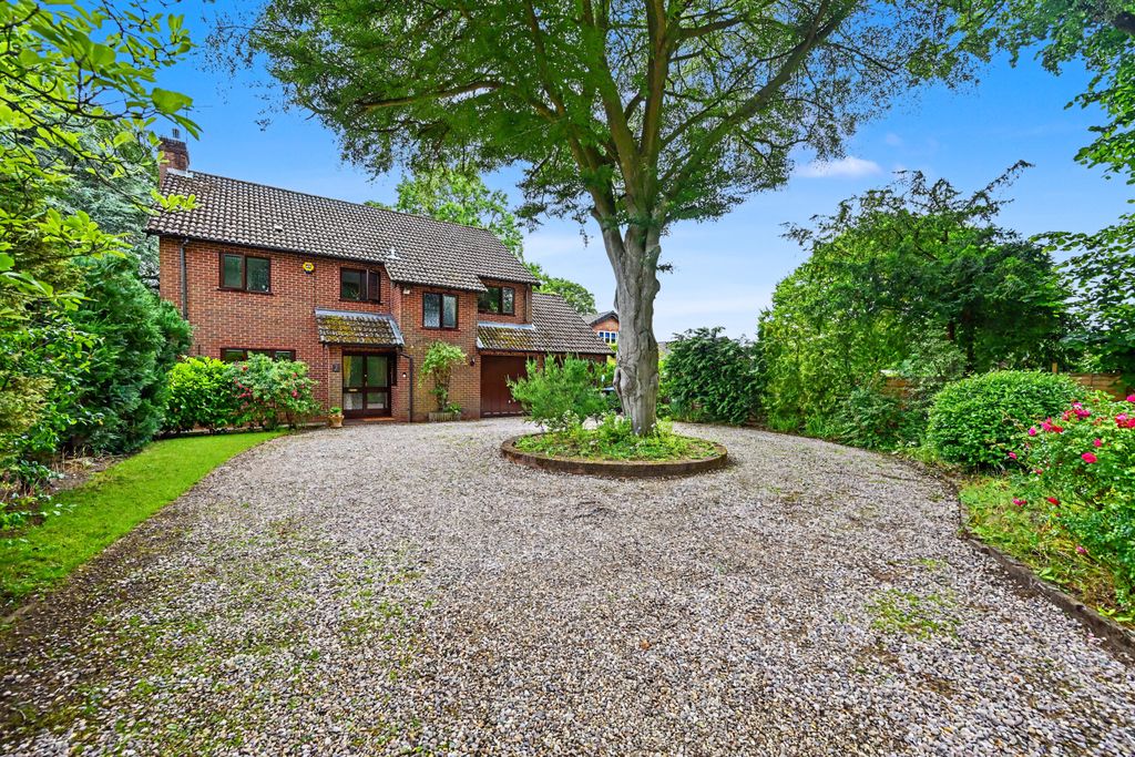 Property photo 1 of 27