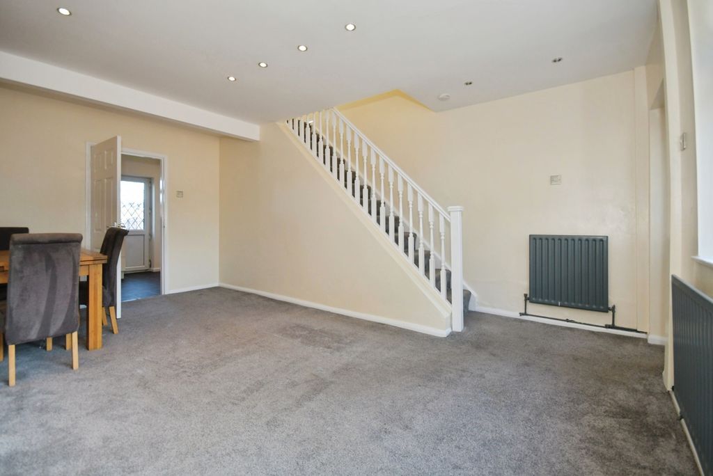 Property photo 3 of 11 Pbox-Img.Jpg