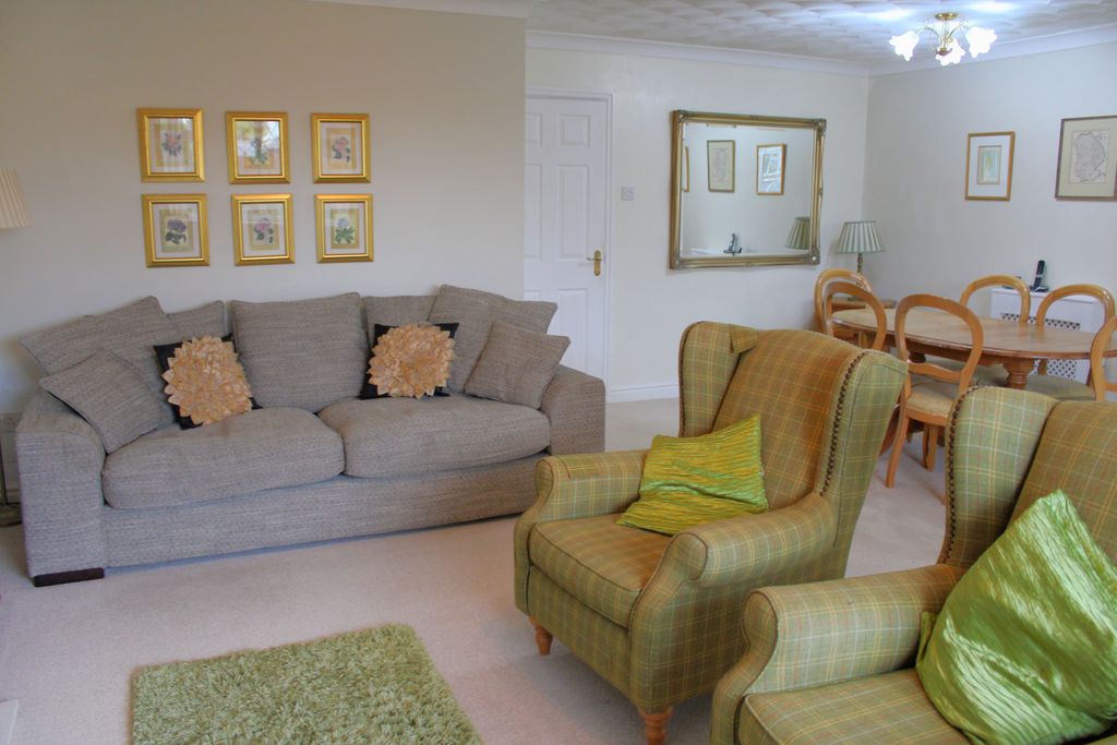 Property photo 2 of 13