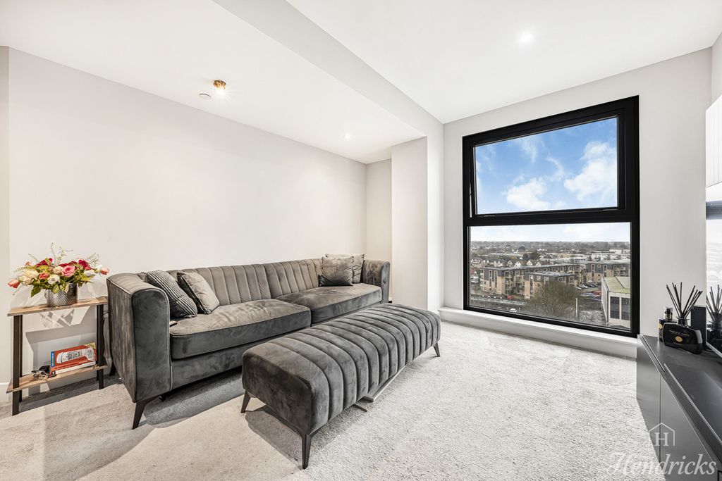 Property photo 2 of 29