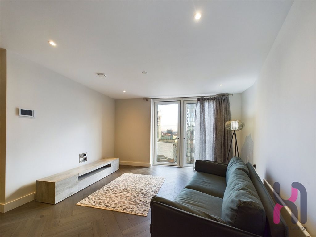 Property photo 3 of 16 Picture No. 05