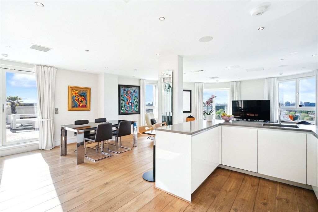 Property photo 3 of 17 Kitchen-Dining