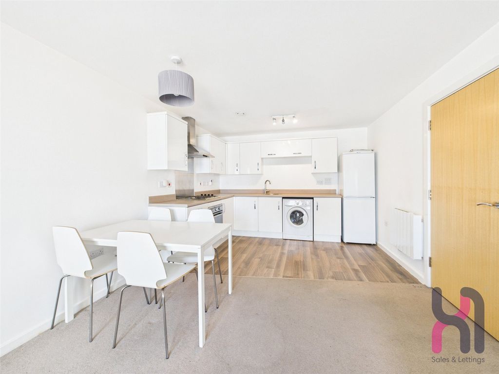 Property photo 2 of 7 Picture No. 11