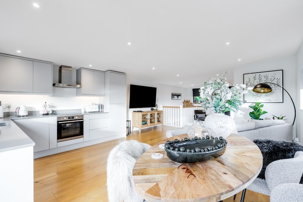 Property photo 2 of 21 3495475