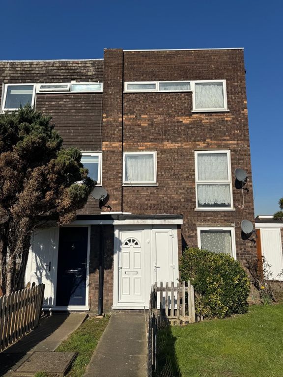 Property photo 1 of 10 Ms Estates Are Pleased To Present This Two Bedroom Maisonette For Sale In Abbey Wood.