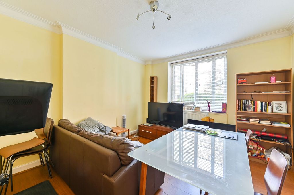 Property photo 2 of 9