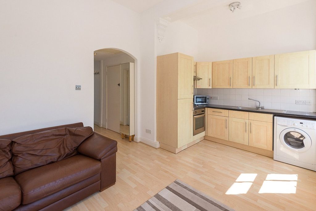 Property photo 2 of 11 Picture No. 03