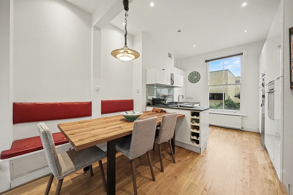 Property photo 3 of 12 Dining Area