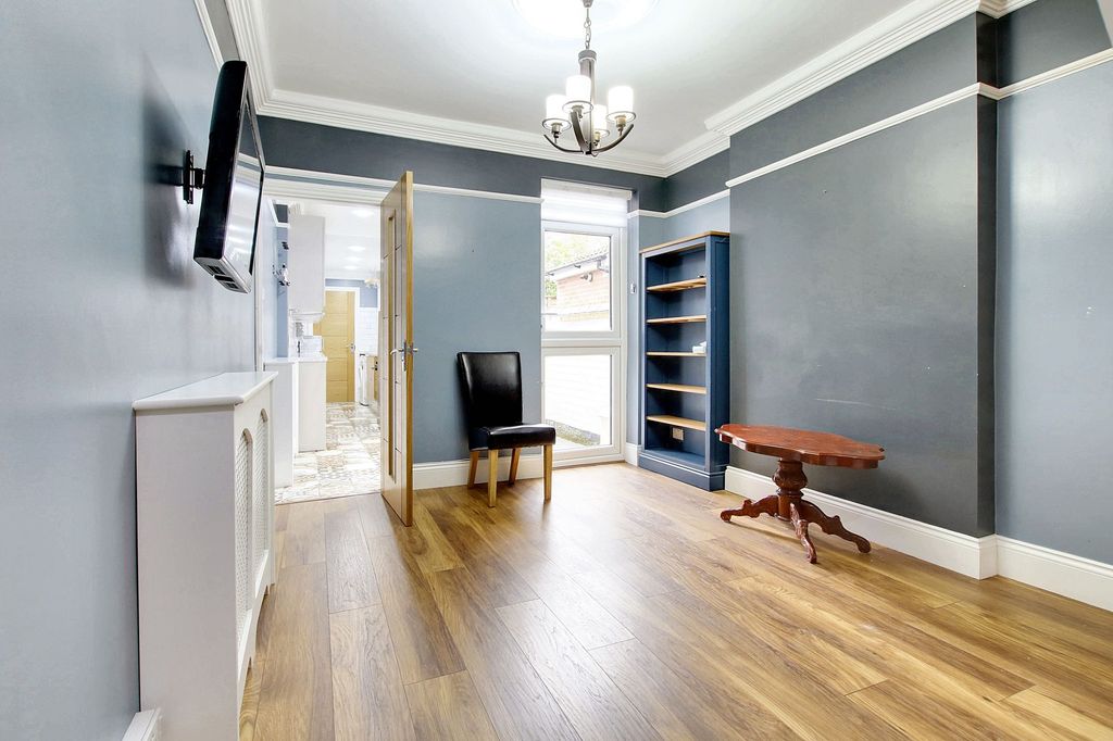 Property photo 2 of 21