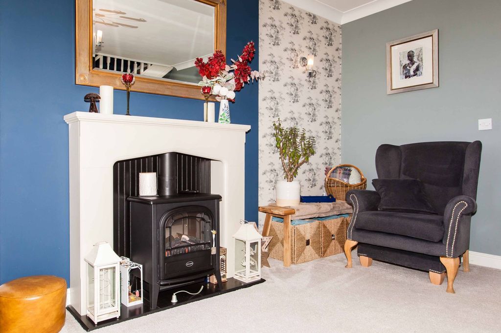 Property photo 3 of 33