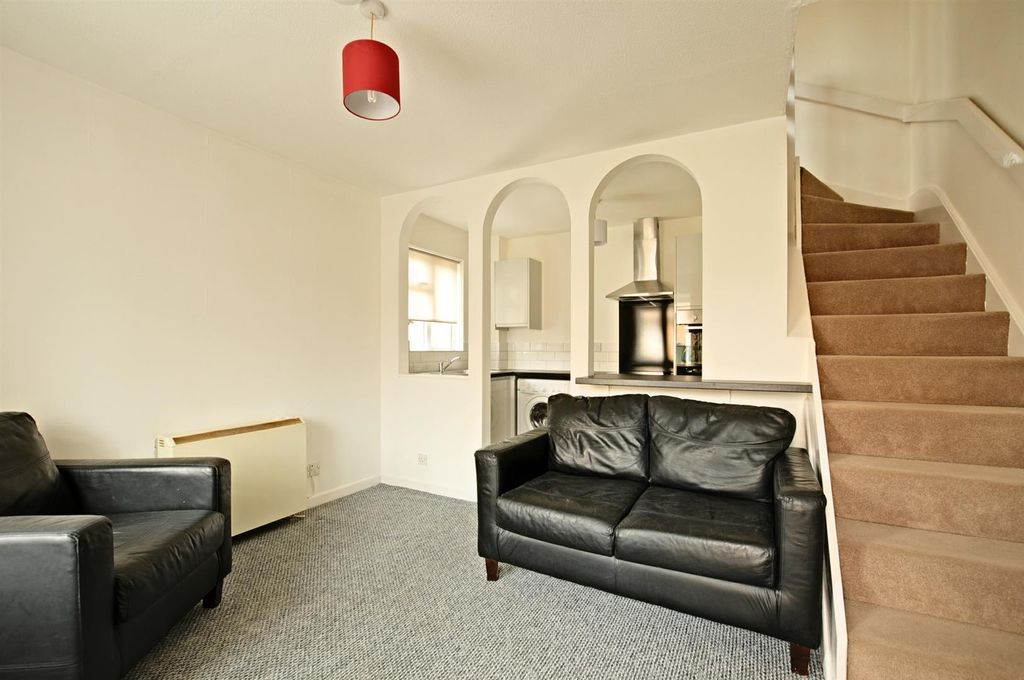Property photo 2 of 6
