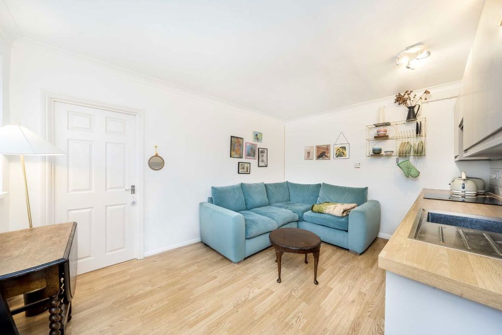 Property photo 2 of 4
