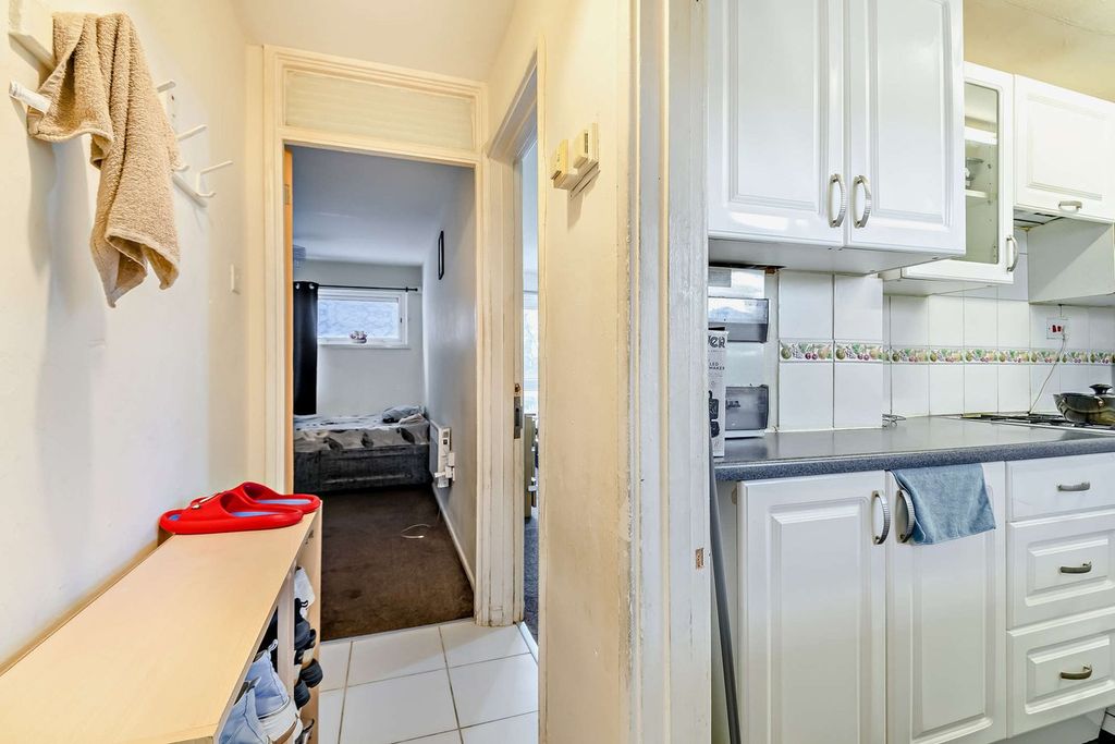 Property photo 3 of 20