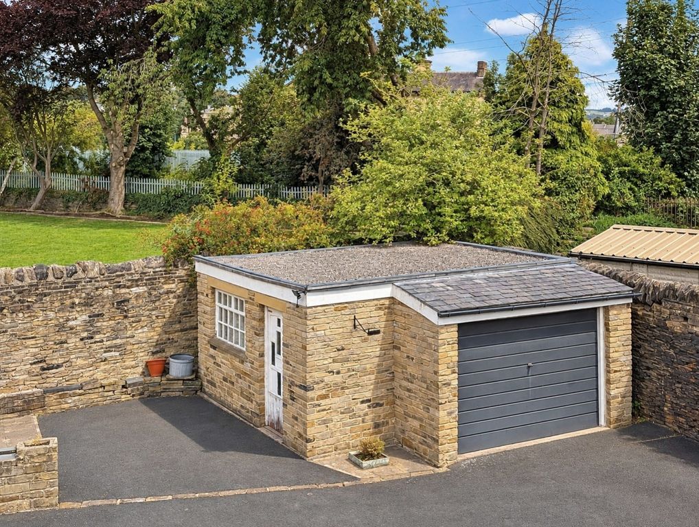 Property photo 3 of 19 24 Gooder Lane Ewemove Brighouse 3