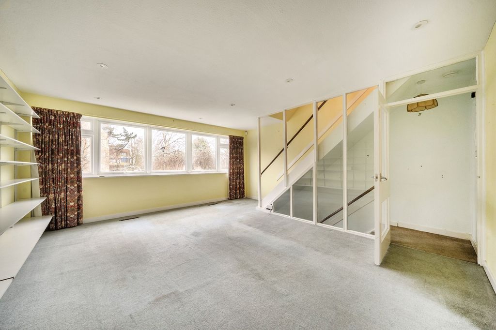 Property photo 2 of 23