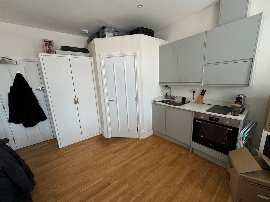 Property photo 2 of 5 Kitchen