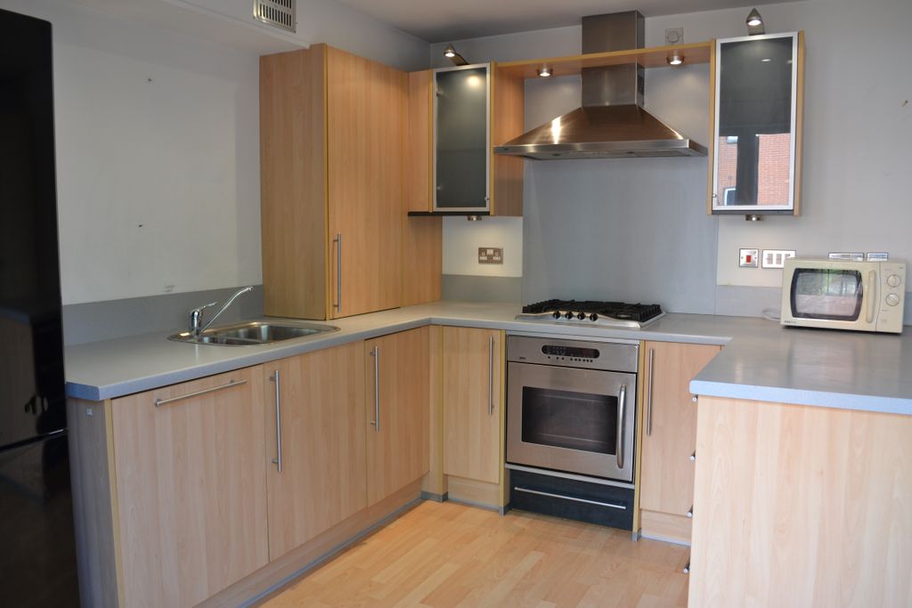 Property photo 1 of 10 Kitchen