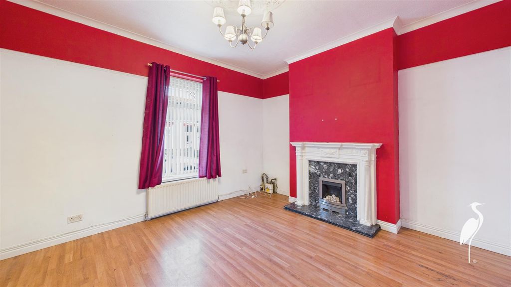 Property photo 2 of 23 Lounge