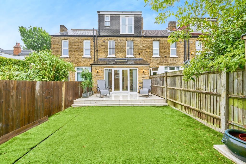 Property photo 2 of 20 1812756_37