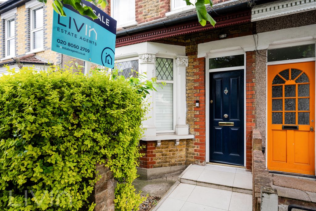 Property photo 3 of 15 7