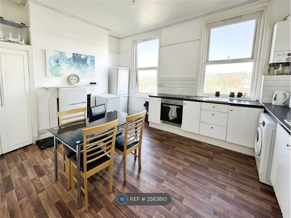 Property photo 1 of 2 Kitchen