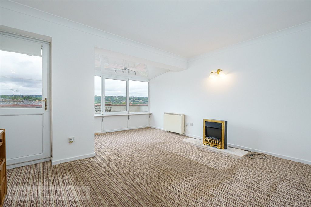 Property photo 3 of 16 Living Room
