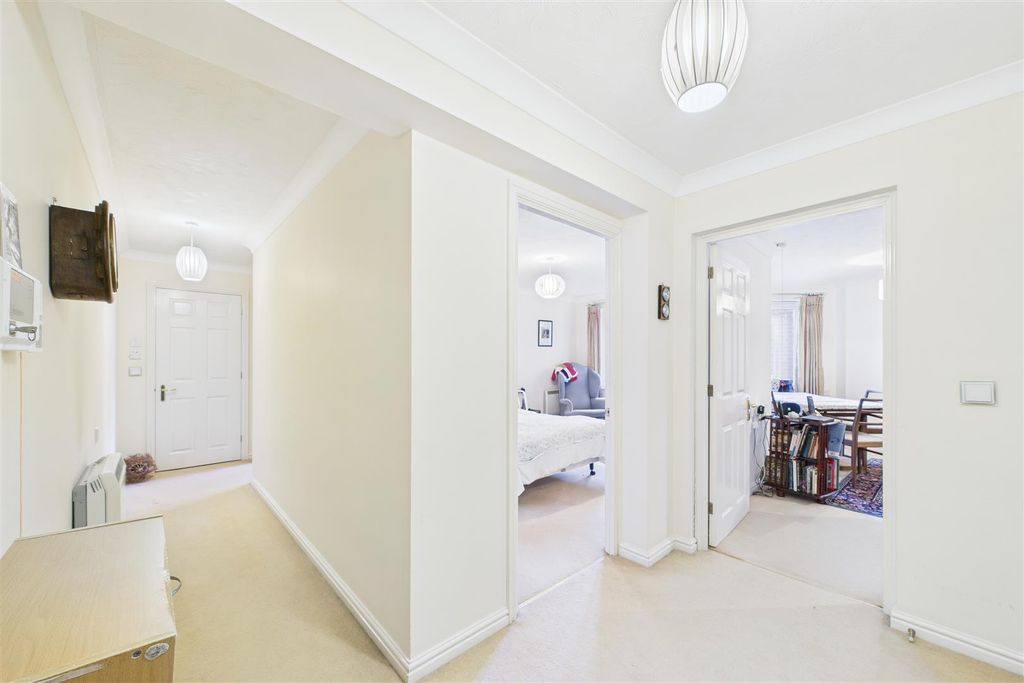 Property photo 2 of 15 Cam01894G0-Pr0252-Still011.Jpg