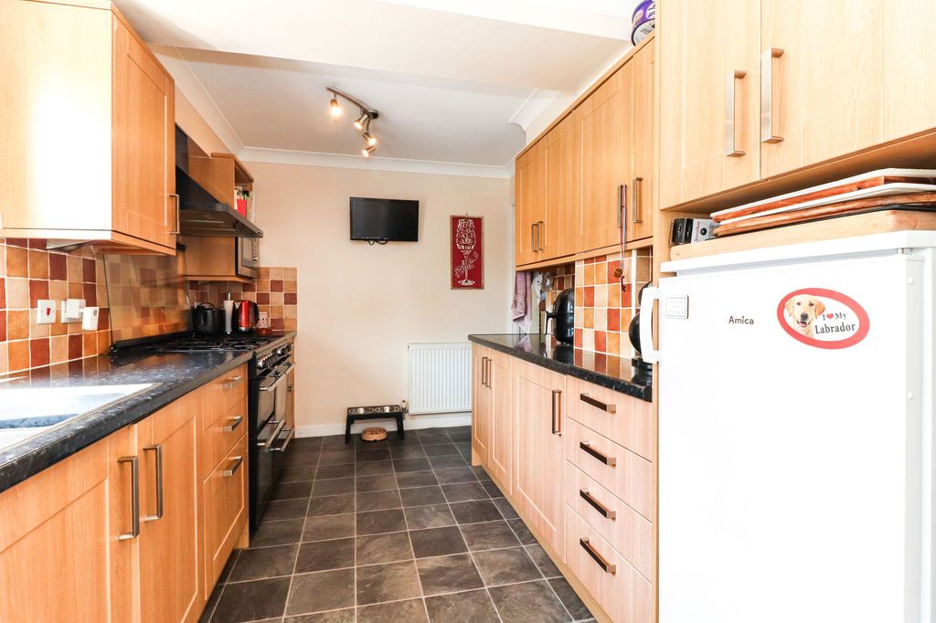 Property photo 3 of 32