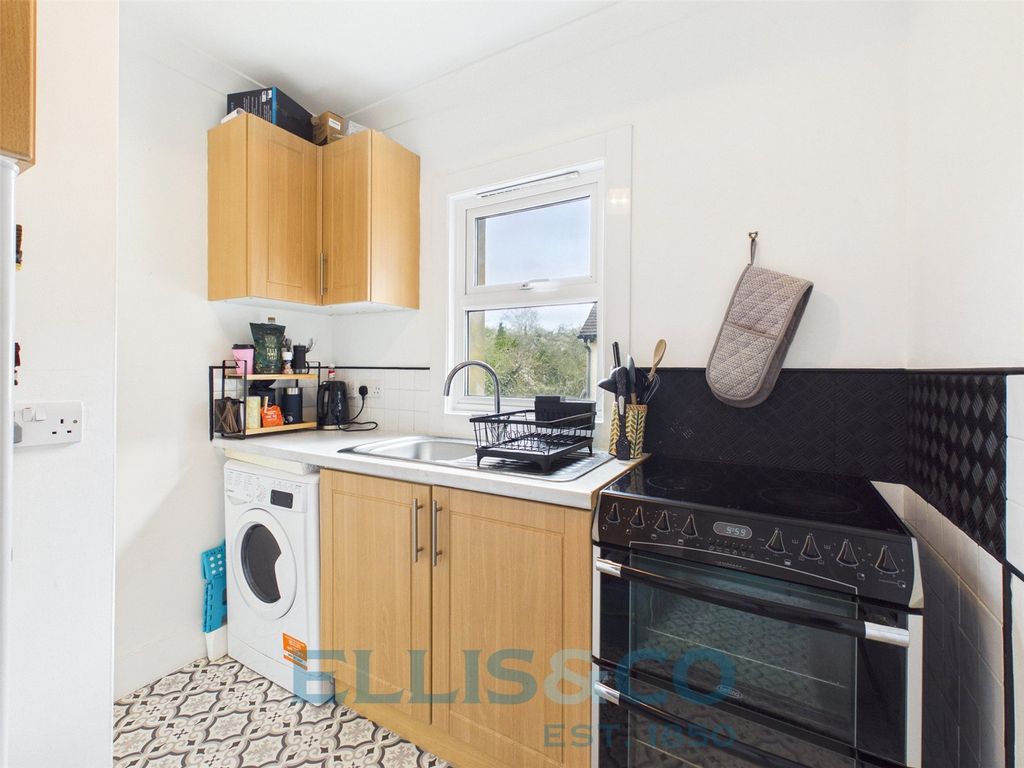 Property photo 2 of 10 Picture No. 05