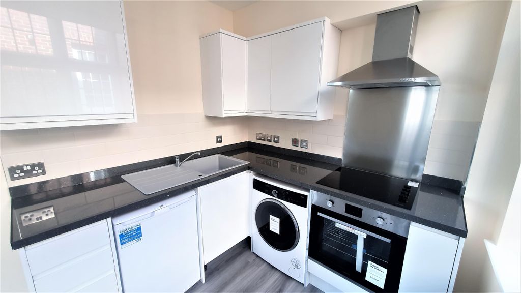 Property photo 2 of 6 Kitchen