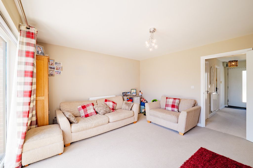 Property photo 3 of 17 5411824