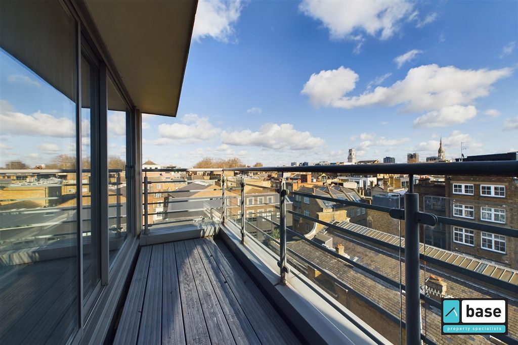 Property photo 3 of 20 Balcony