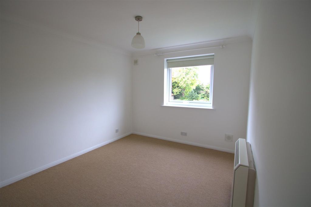 Property photo 3 of 10 Bedroom 2.Jpg