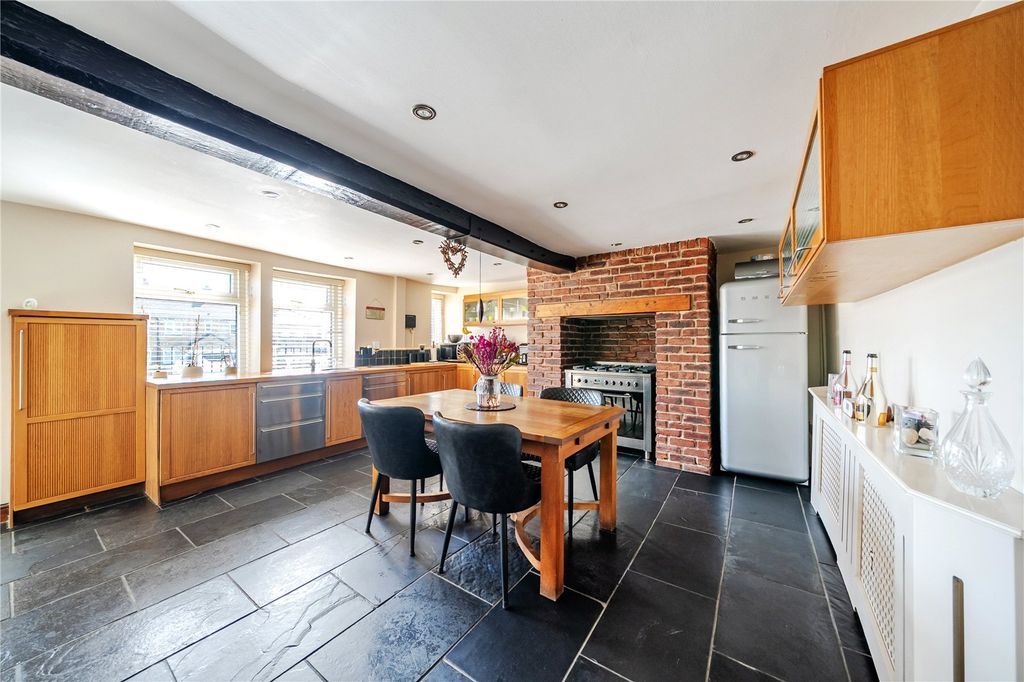 Property photo 2 of 22 Picture No. 06